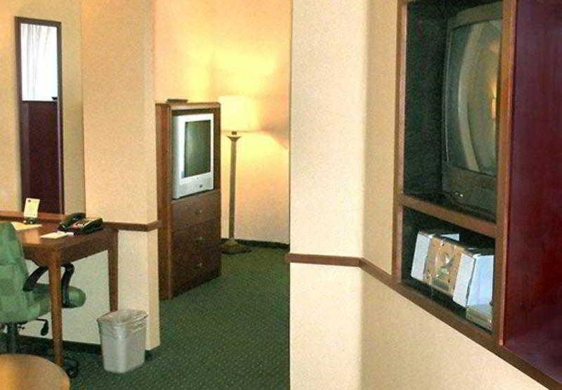Fairfield Inn & Suites Ντέντον Εξωτερικό φωτογραφία